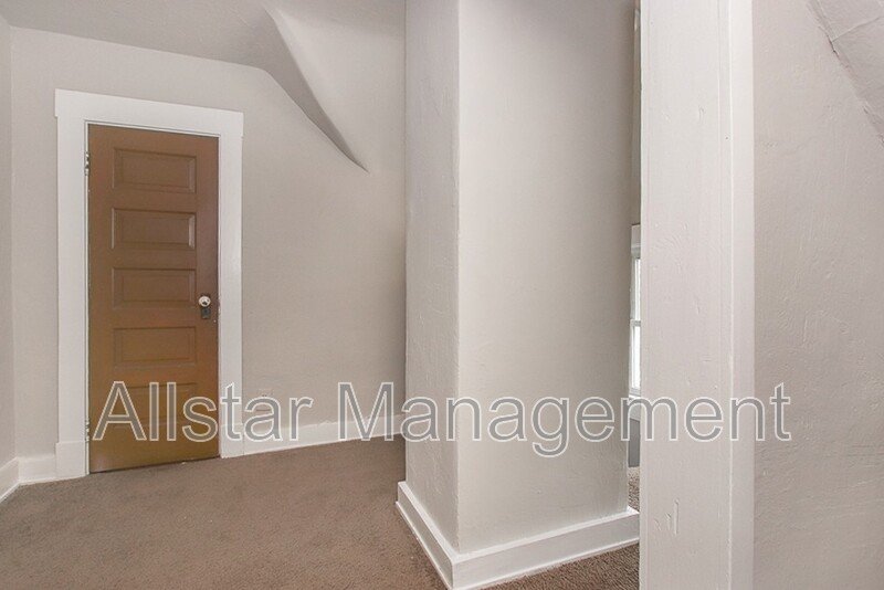 3195 Whitethorn, Cleveland Hts. property image