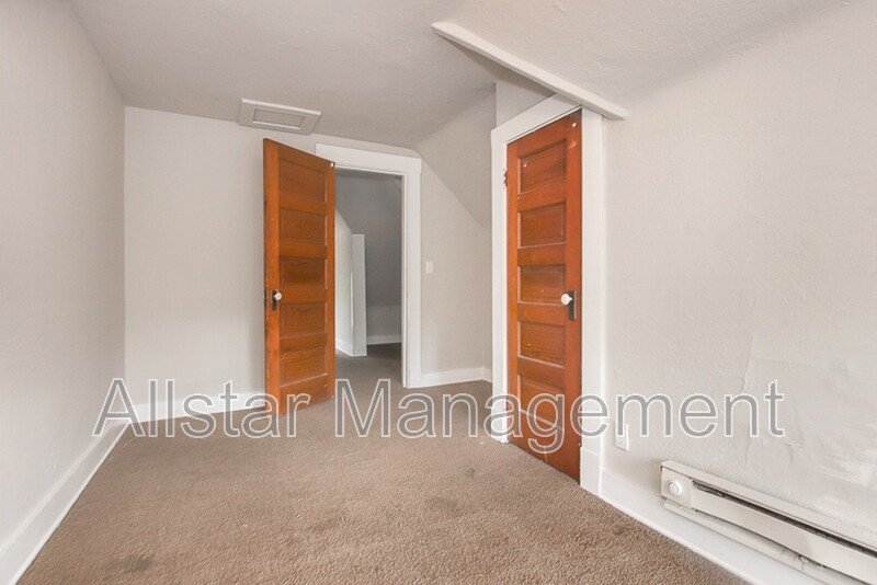 3195 Whitethorn, Cleveland Hts. property image