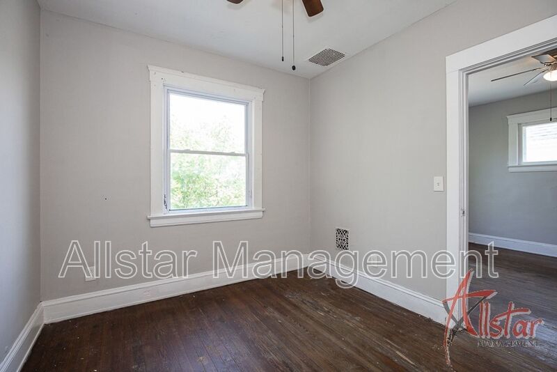 2086 W 104 St - Up, Cleveland property image