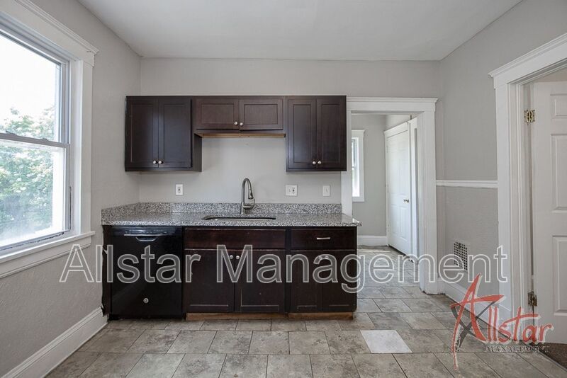 2086 W 104 St - Up, Cleveland property image