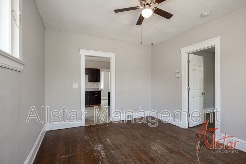 2086 W 104 St - Up, Cleveland property image