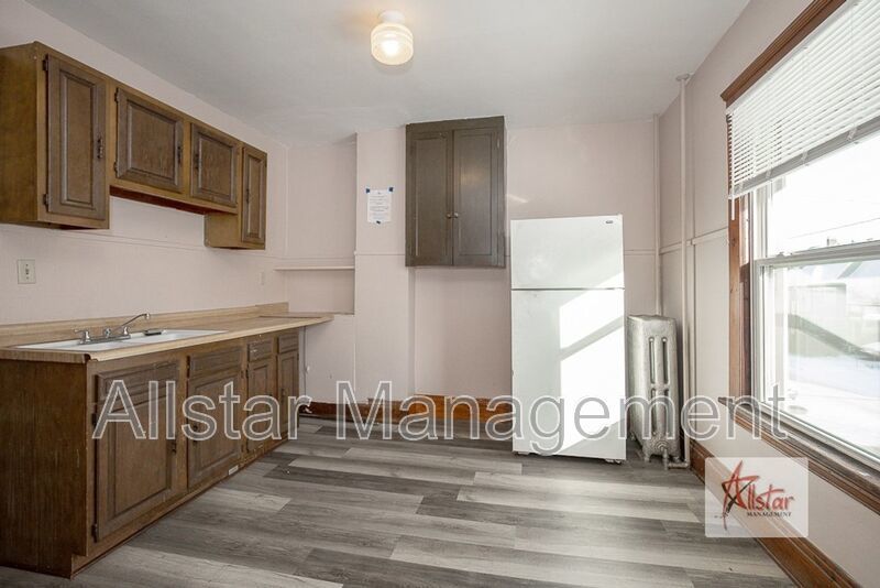 3786 W 37 St #2, Cleveland property image