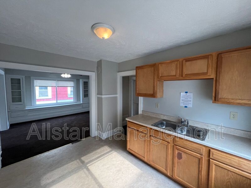 3043 W 116 St - Up, Cleveland property image