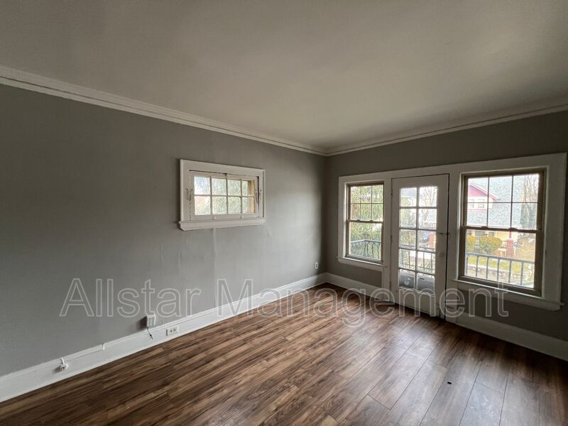 E 142nd St 3628 Unit 3  Cleveland, OH property image