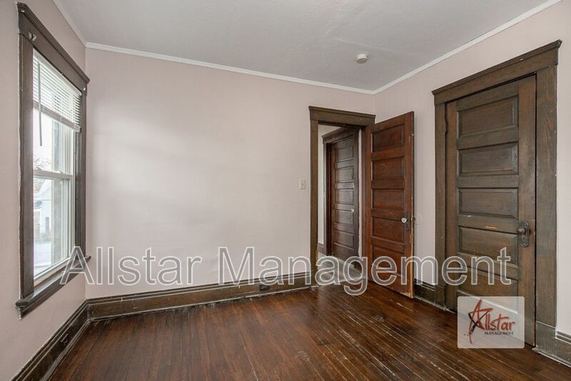 3786 W 37 St #2, Cleveland property image