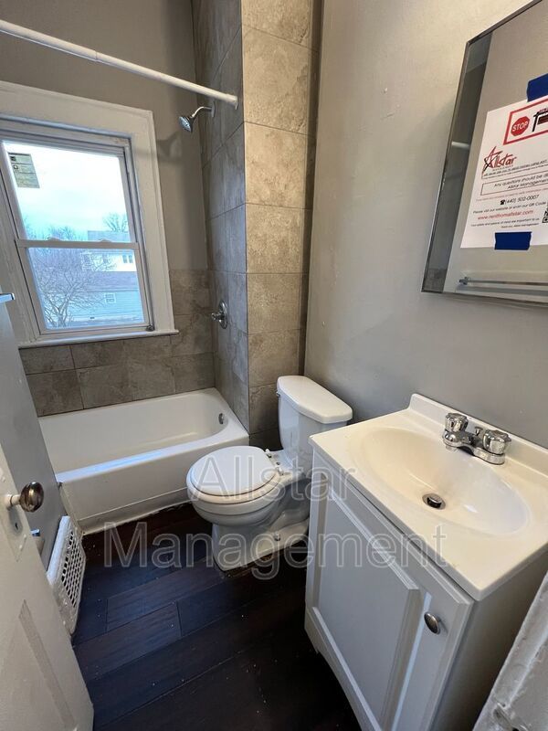 E 142nd St 3628 Unit 3  Cleveland, OH property image
