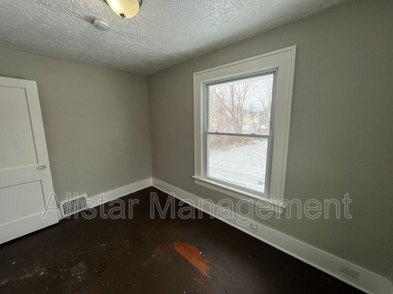 284 Gordon Dr. Akron OH property image