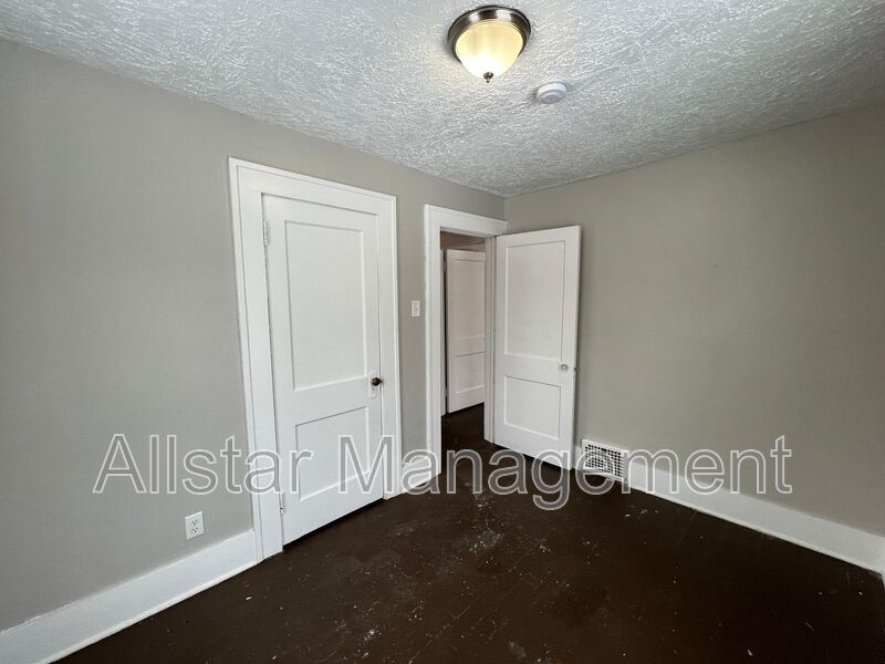 284 Gordon Dr. Akron OH property image