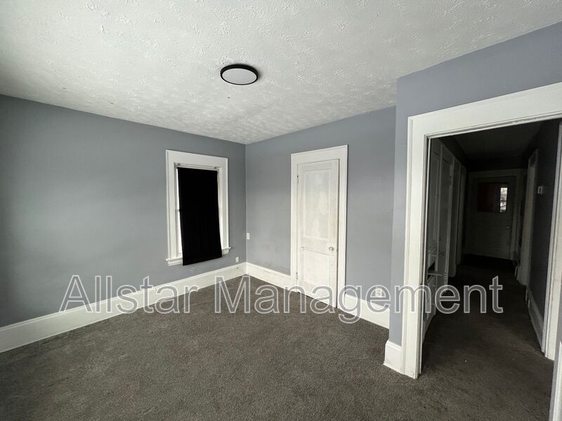 4859 E 97th St in Garfield Heights, OH property image