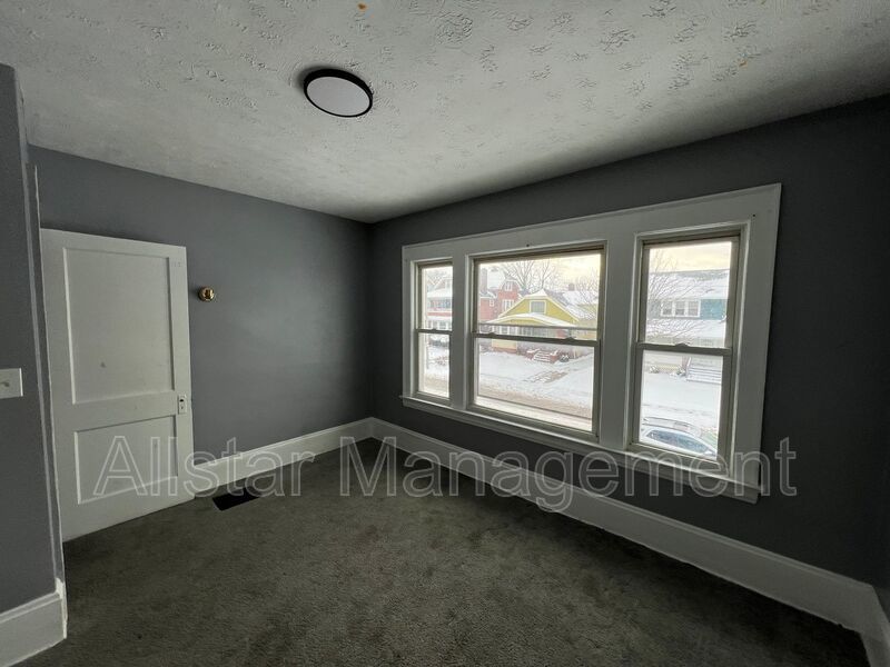 4859 E 97th St in Garfield Heights, OH property image
