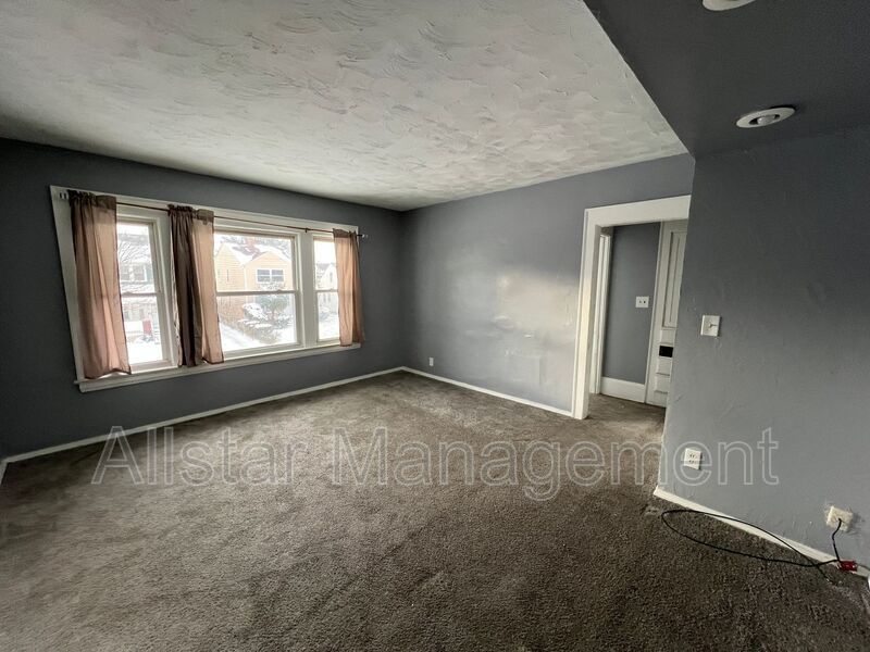 4859 E 97th St in Garfield Heights, OH property image