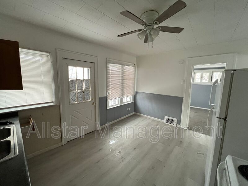 4859 E 97th St in Garfield Heights, OH property image