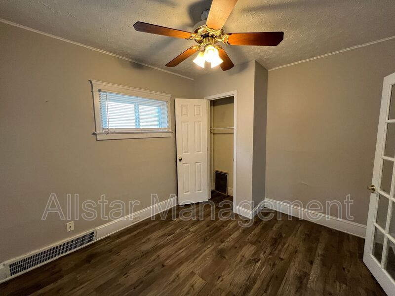 3268 W 84 St - Down, Cleveland property image