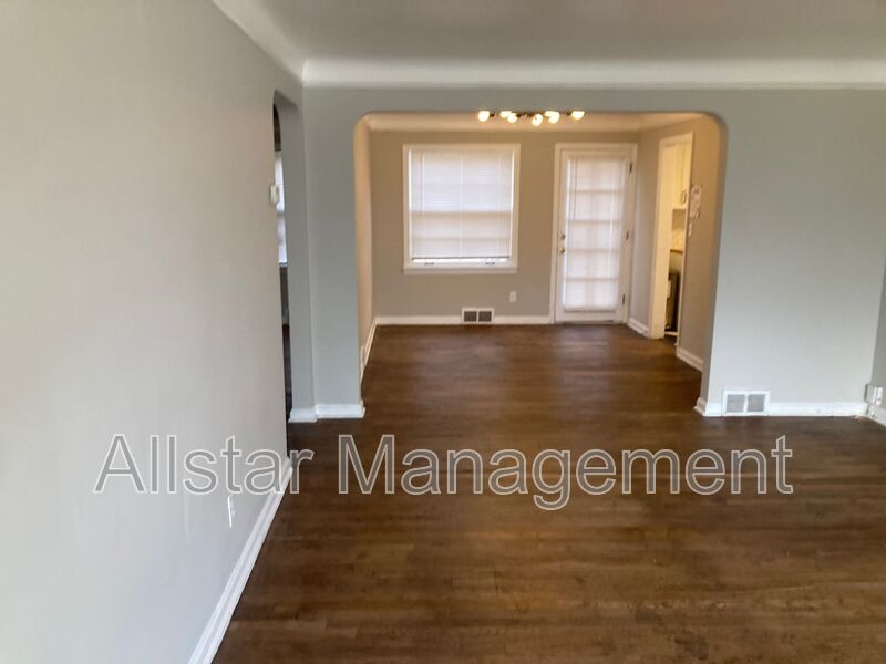 320 Halle Dr. Euclid, OH 44132 property image