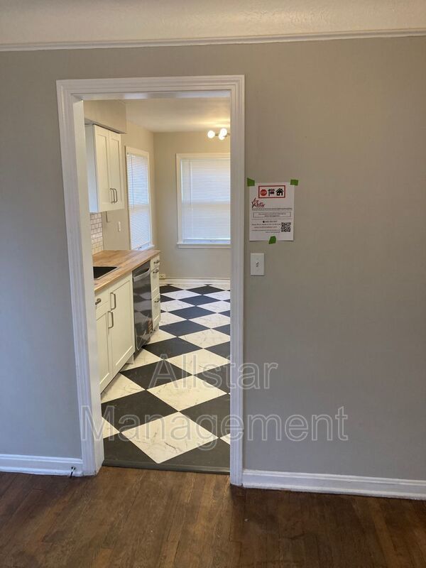 320 Halle Dr. Euclid, OH 44132 property image