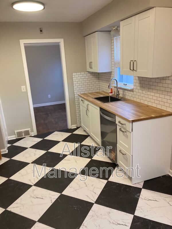 320 Halle Dr. Euclid, OH 44132 property image