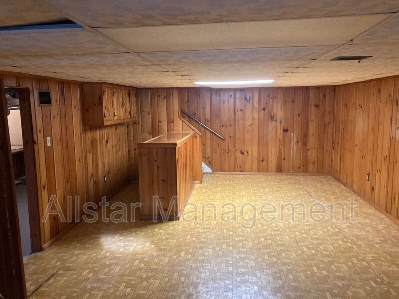 320 Halle Dr. Euclid, OH 44132 property image