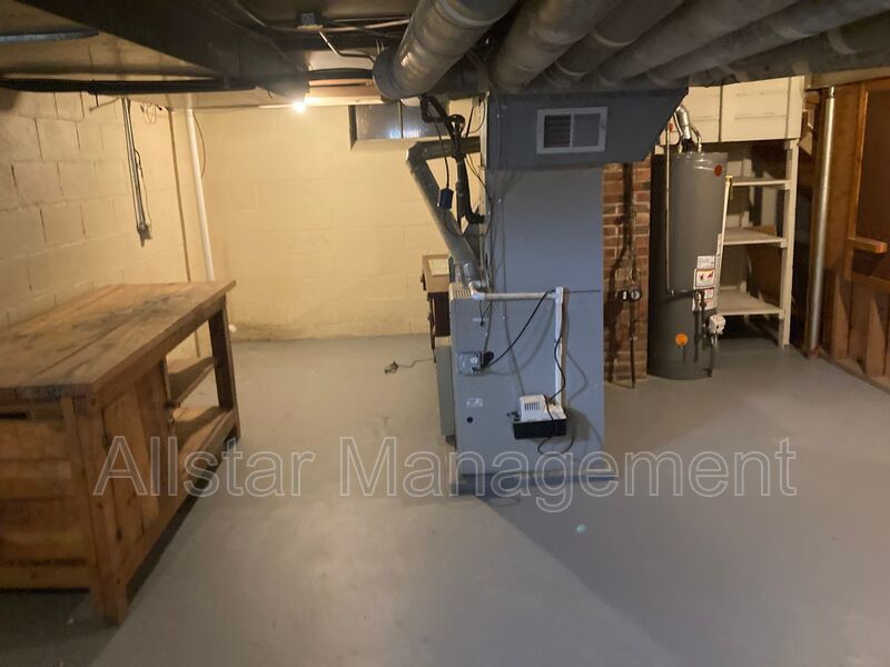 320 Halle Dr. Euclid, OH 44132 property image