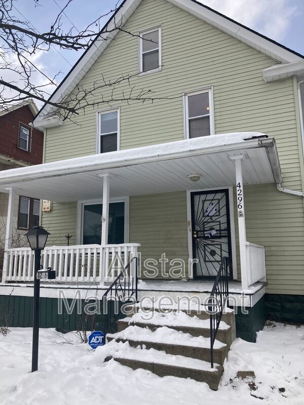 4296 E 114 St, Cleveland property image