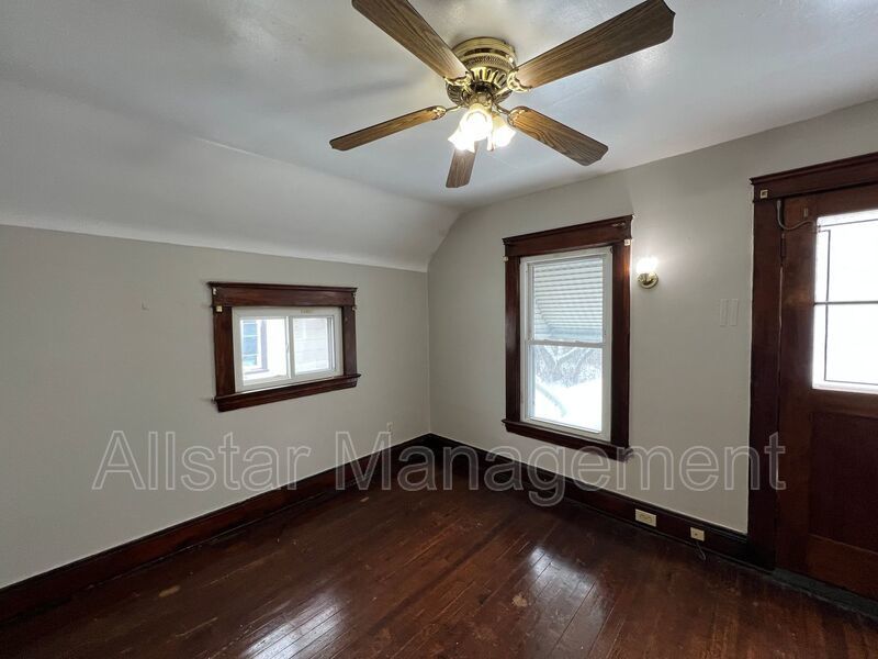 4296 E 114 St, Cleveland property image