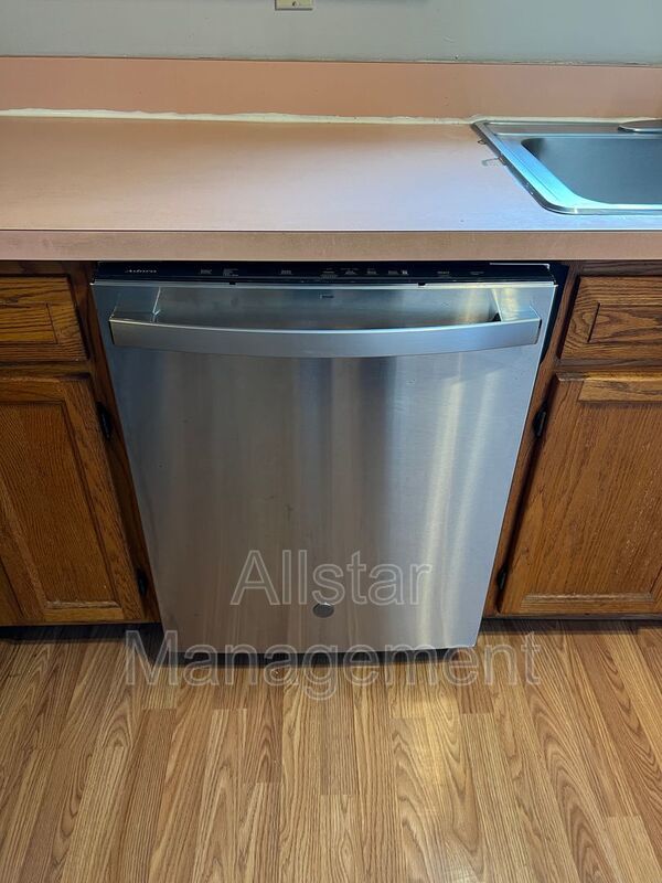 4296 E 114 St, Cleveland property image