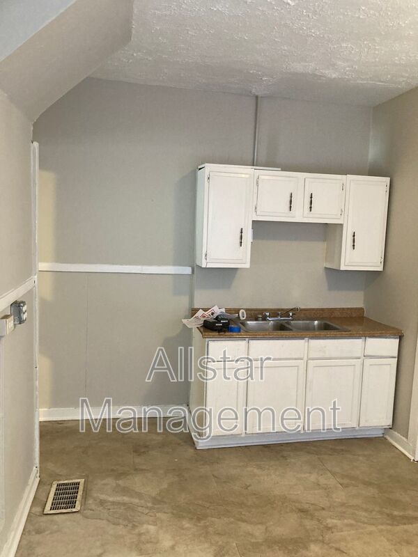3523 W 58th St - Down unit property image