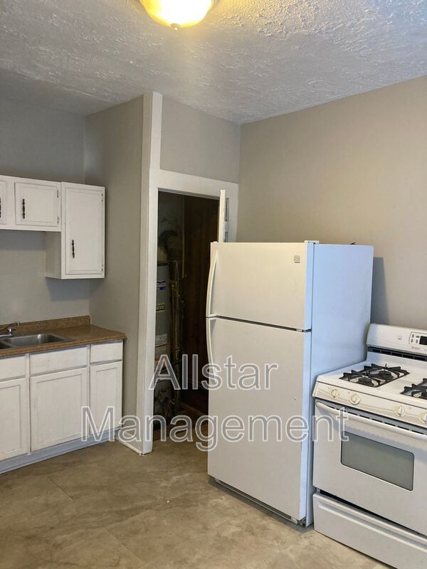 3523 W 58th St - Down unit property image
