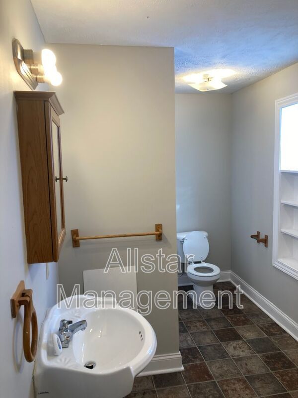 3523 W 58th St - Down unit property image