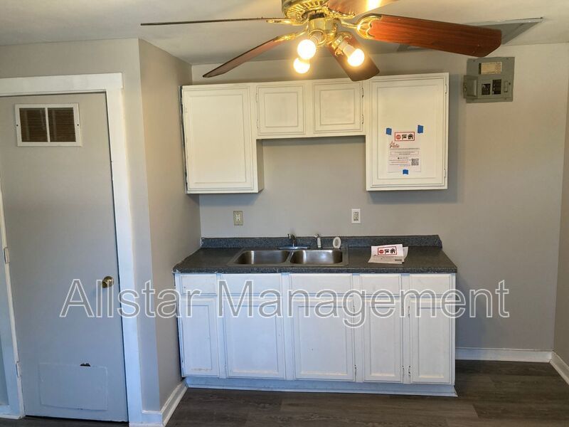 3523 W 58th St - UP unit property image