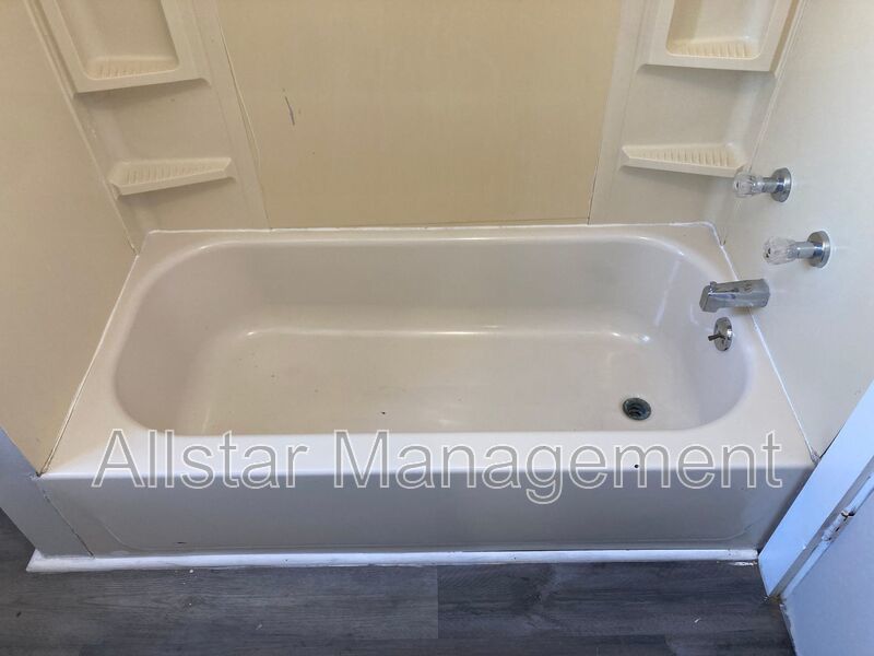 3523 W 58th St - UP unit property image