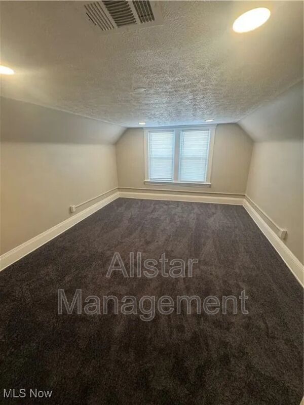 521 E 109th Street Cleveland, OH 44108 property image