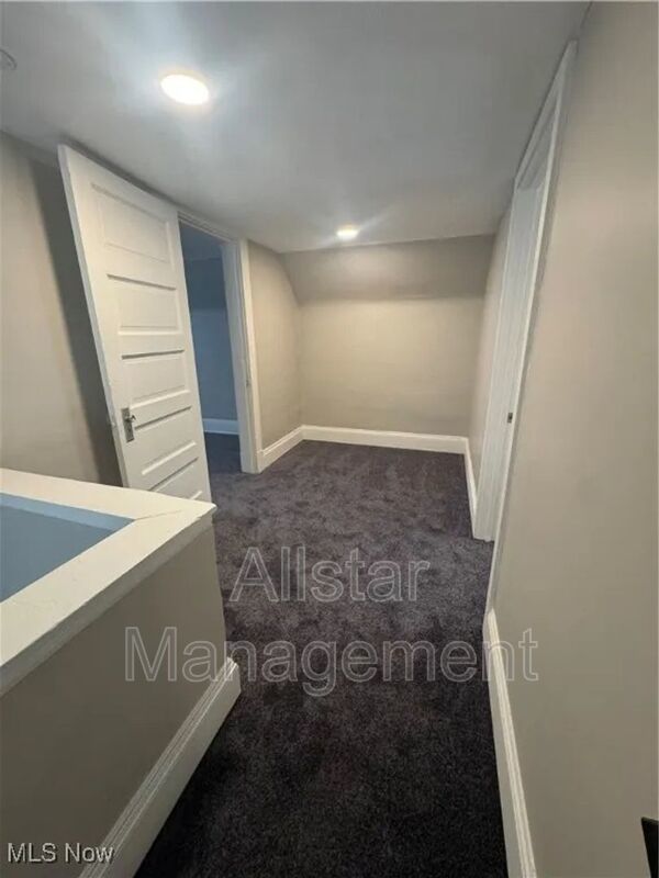 521 E 109th Street Cleveland, OH 44108 property image