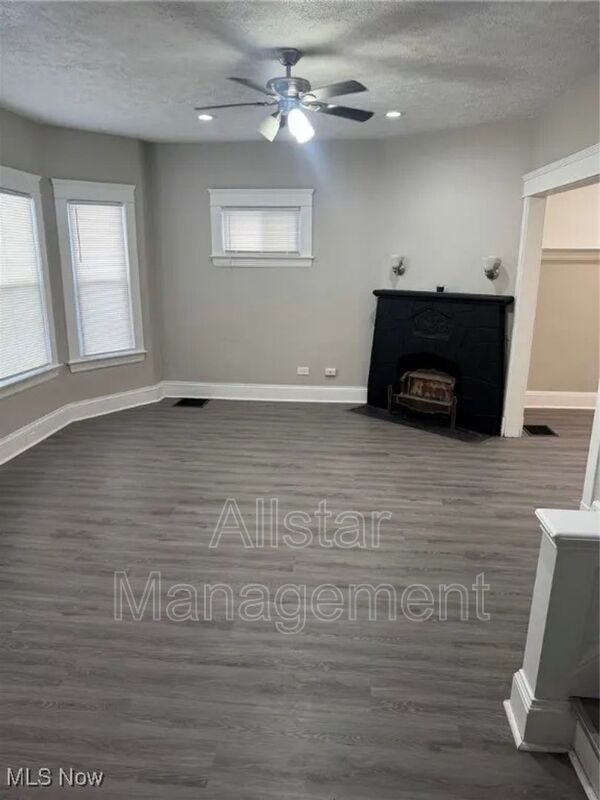 521 E 109th Street Cleveland, OH 44108 property image