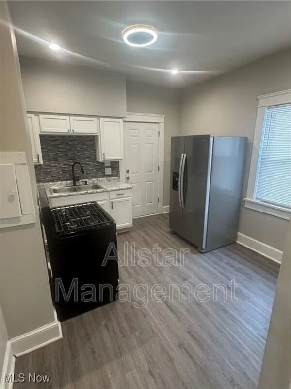 521 E 109th Street Cleveland, OH 44108 property image