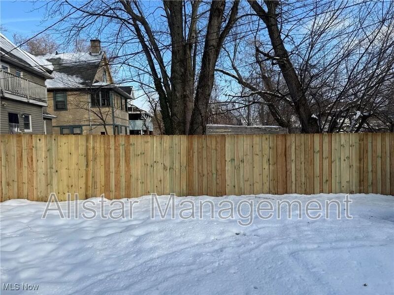 521 E 109th Street Cleveland, OH 44108 property image