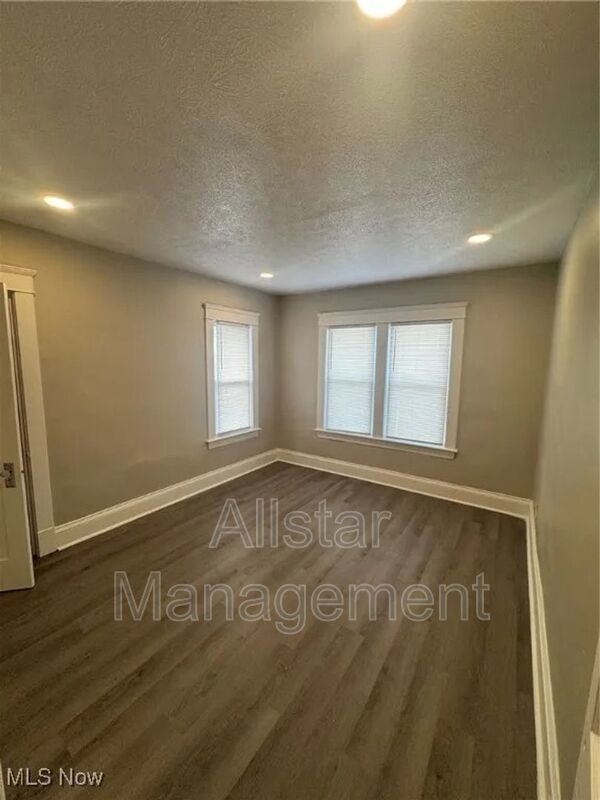 521 E 109th Street Cleveland, OH 44108 property image