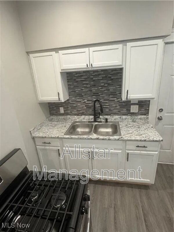 521 E 109th Street Cleveland, OH 44108 property image