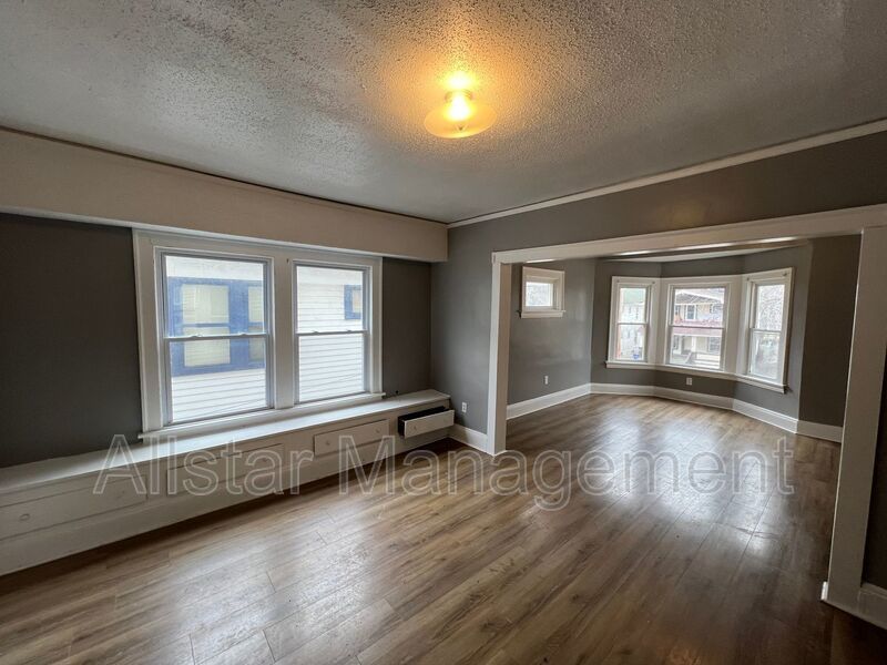 10006 Lamontier Avenue - Up Unit Cleveland, OH 44104 property image