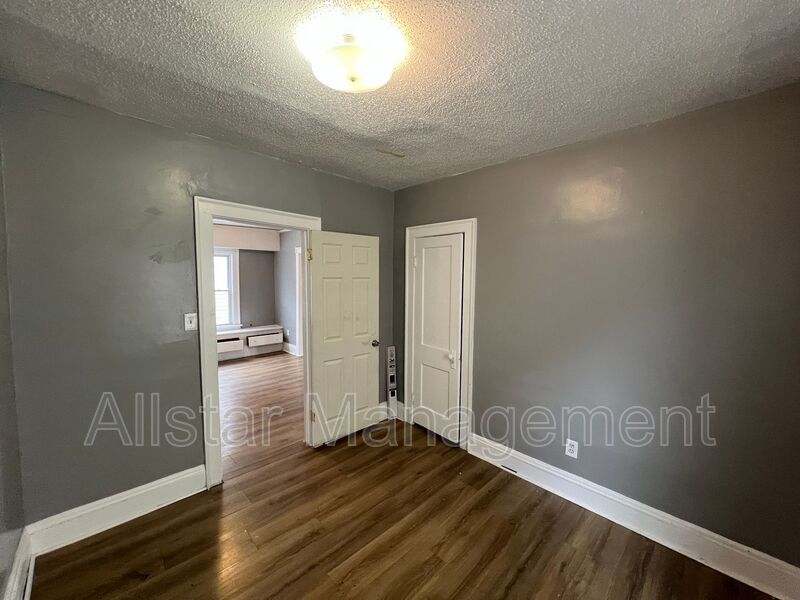 10006 Lamontier Avenue - Up Unit Cleveland, OH 44104 property image