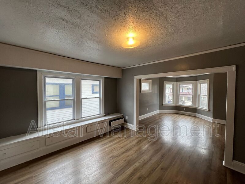 10006 Lamontier Avenue - Up Unit Cleveland, OH 44104 property image