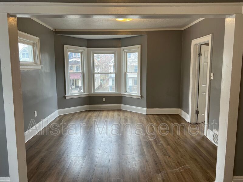 10006 Lamontier Avenue - Up Unit Cleveland, OH 44104 property image