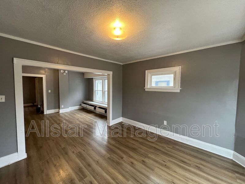 10006 Lamontier Avenue - Up Unit Cleveland, OH 44104 property image