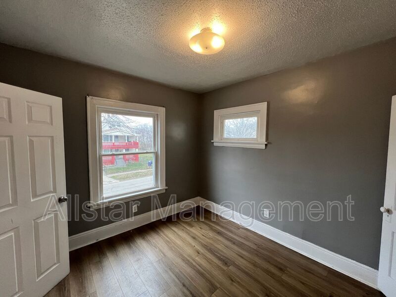 10006 Lamontier Avenue - Up Unit Cleveland, OH 44104 property image