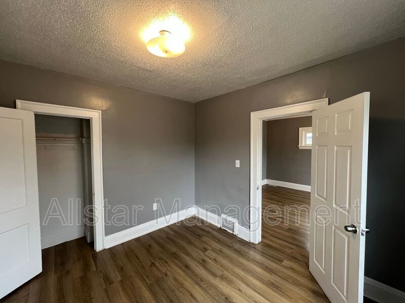 10006 Lamontier Avenue - Up Unit Cleveland, OH 44104 property image