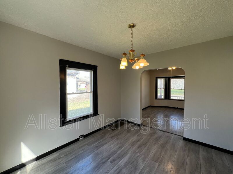 3616 Independence Road Cleveland, OH 44105 property image