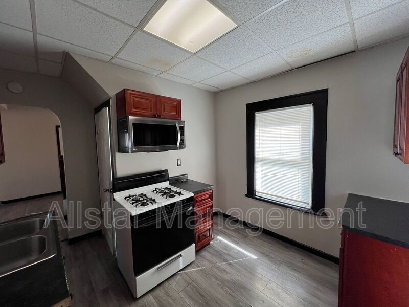 3616 Independence Road Cleveland, OH 44105 property image