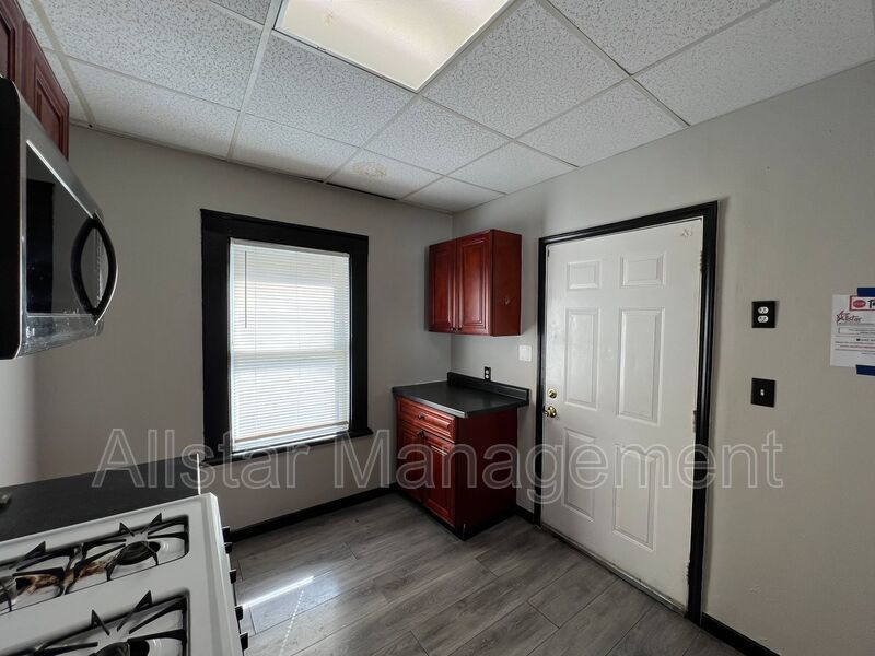 3616 Independence Road Cleveland, OH 44105 property image