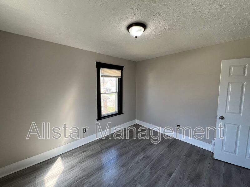 3616 Independence Road Cleveland, OH 44105 property image