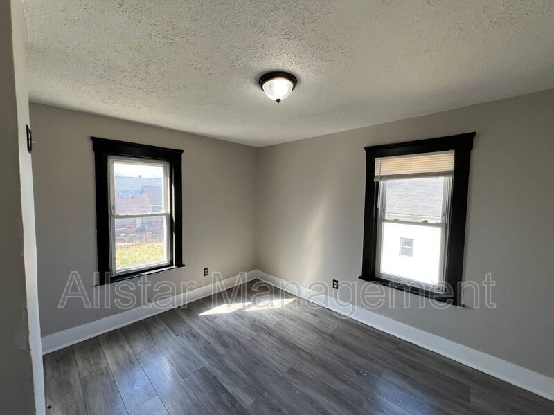 3616 Independence Road Cleveland, OH 44105 property image