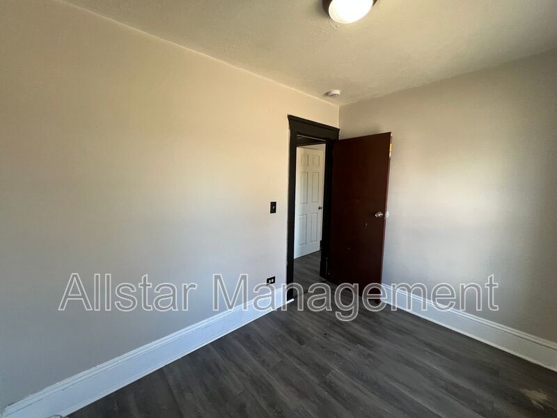 3616 Independence Road Cleveland, OH 44105 property image